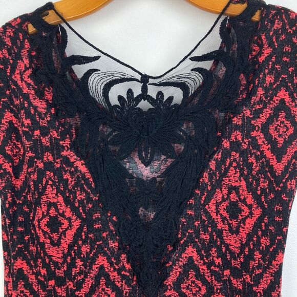 Y2K Whimsigoth Short Sleeve Top Red Black Geometric Black Lace Back Vampire sz M - Picture 4 of 9